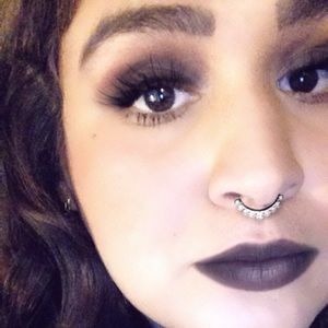 Meet your Posher, Mayra